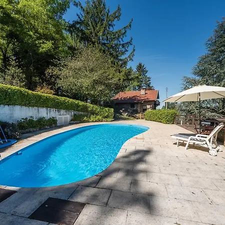 Κατάλυμα σε φάρμα Casadapedrageres